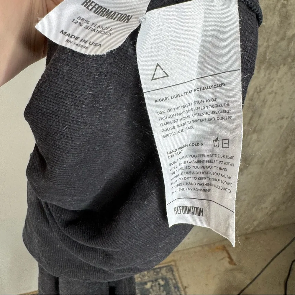 Reformation Black Ribbed Short Sleeve Shirt Size Small - Image 4