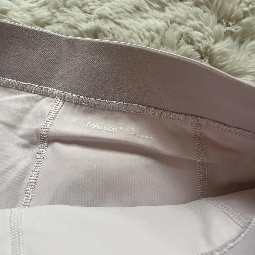 Aritzia  TnAction light lavender tennis mini pleated skort size S - Image 4