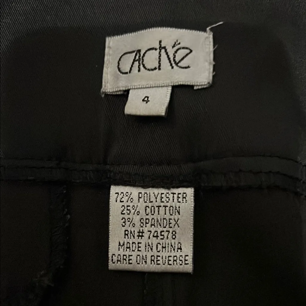 Cache  Black Cargo Shorts with Belt - Image 6