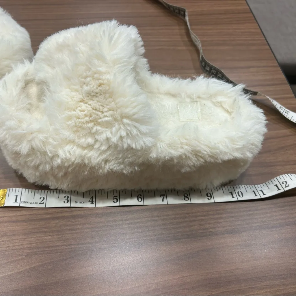 Slippers Cozy Cream Women's Furry great shape! No size shown - Image 3