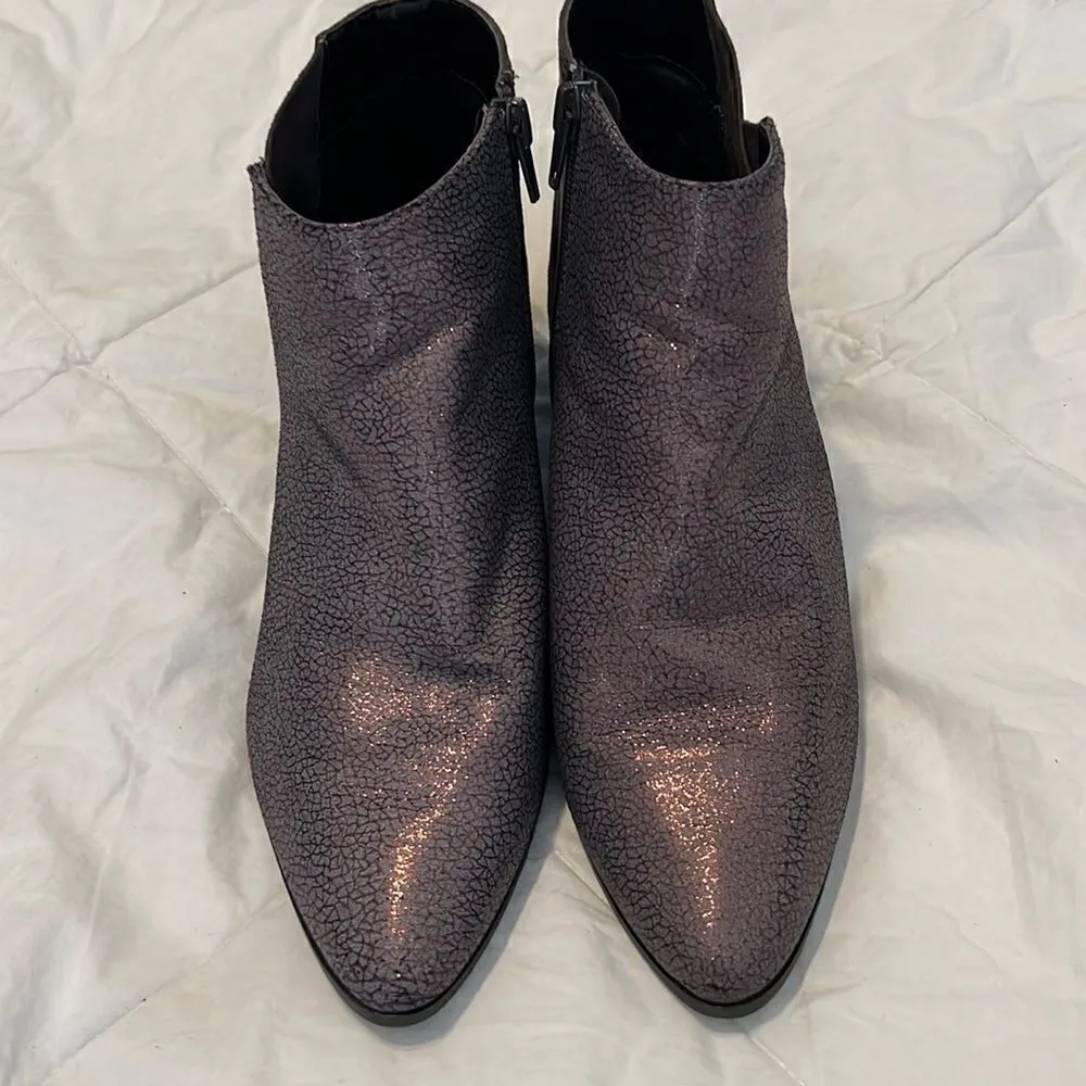 Qupid size 7 super cute ankle booties brown back and 2 tone front small heel EUC - Image 2