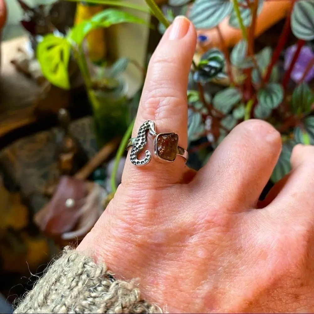 Seahorse & Citrine Rough Sterling Silver Ring Size 7 Yellow - Image 3