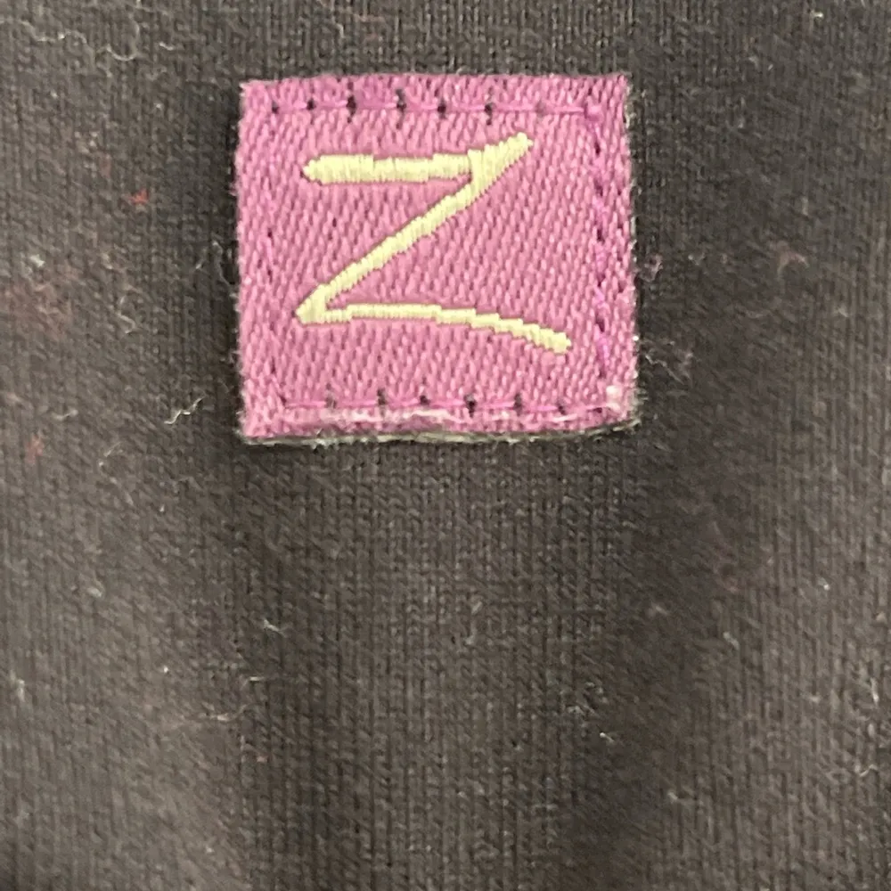 Women’s  athletic workout top size 6 - Image 3