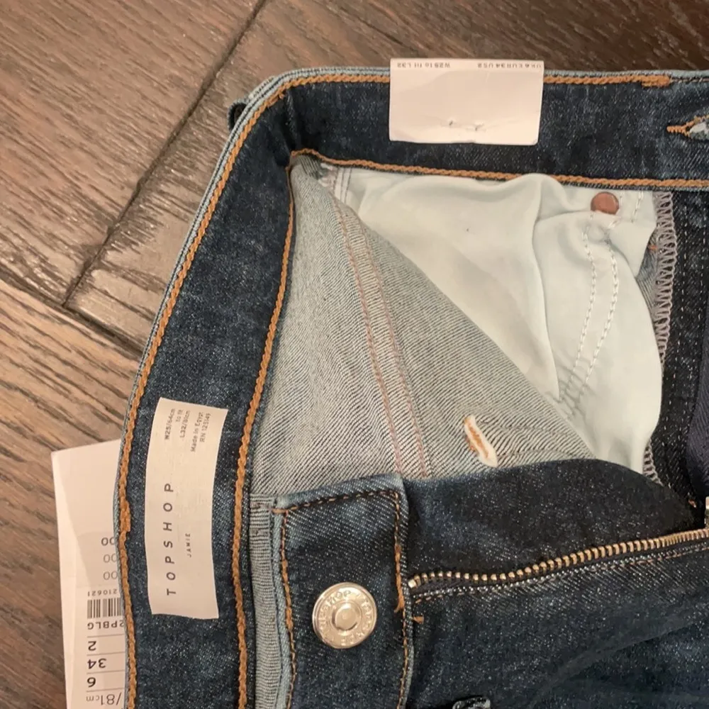 NWT Topshop Jamie jeans raw hem 25 32 - Image 2