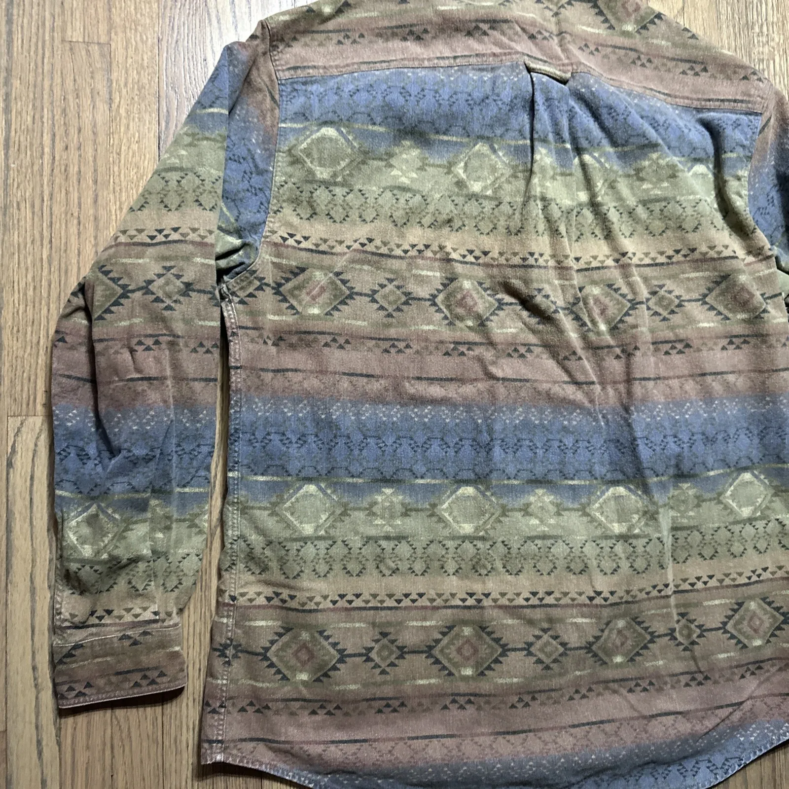 Cabelas Women Flannel Aztec Indian Pattern Button Down Shirt SZ L Button Down Size L - Image 10