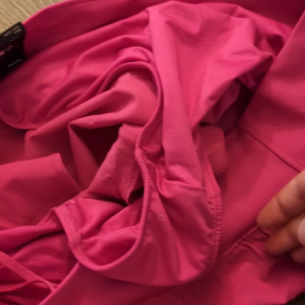 Under Armour Launch Pro Fitted Pink Shorts Size Medium - Image 3