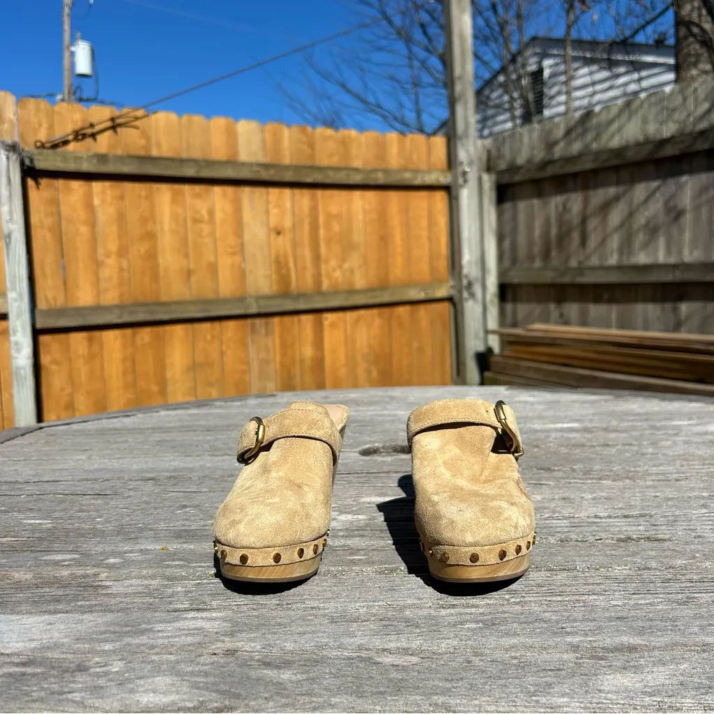 VERONICA BEARD Womens Suede Slip On Clogs In Beige size 5

Hendrix‎ Suede Buckle - Image 5