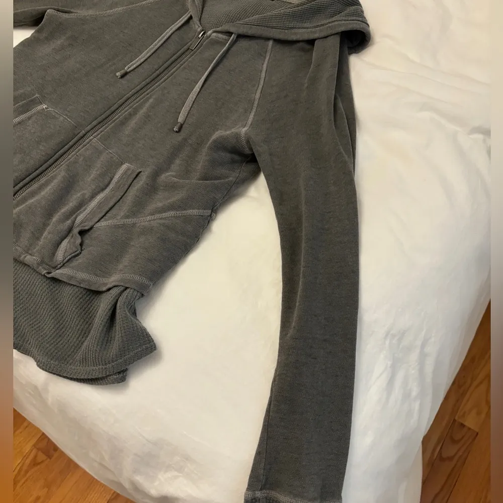 olive green women’s sweatjacket!! - Image 4