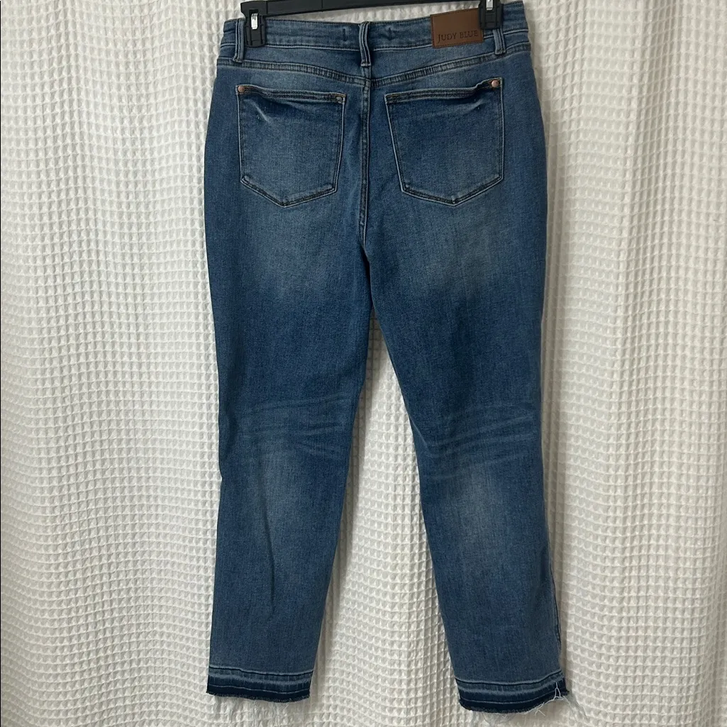Judy Blue High Rise Boyfriend Fit Jeans Raw Hem Size 13/31 - Image 5