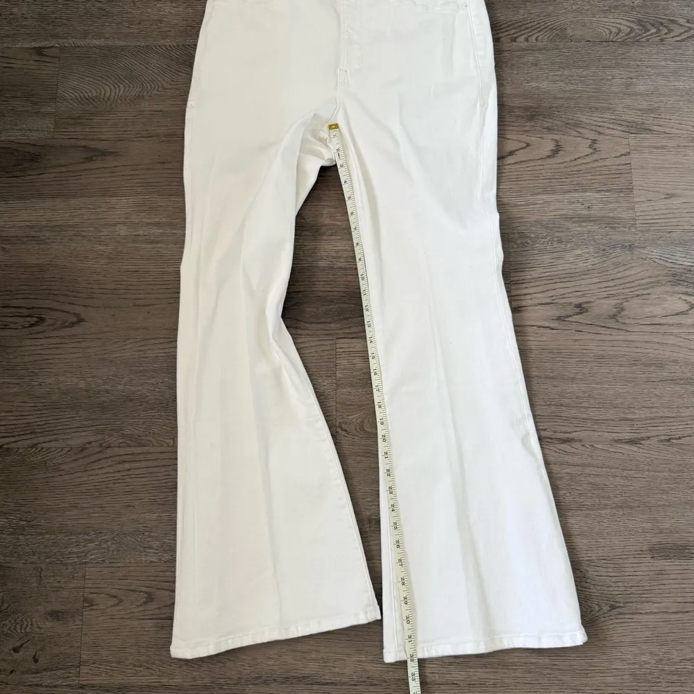 Good American Good Legs Flare Jeans - Size 15 - White -‎ NWT - Image 10