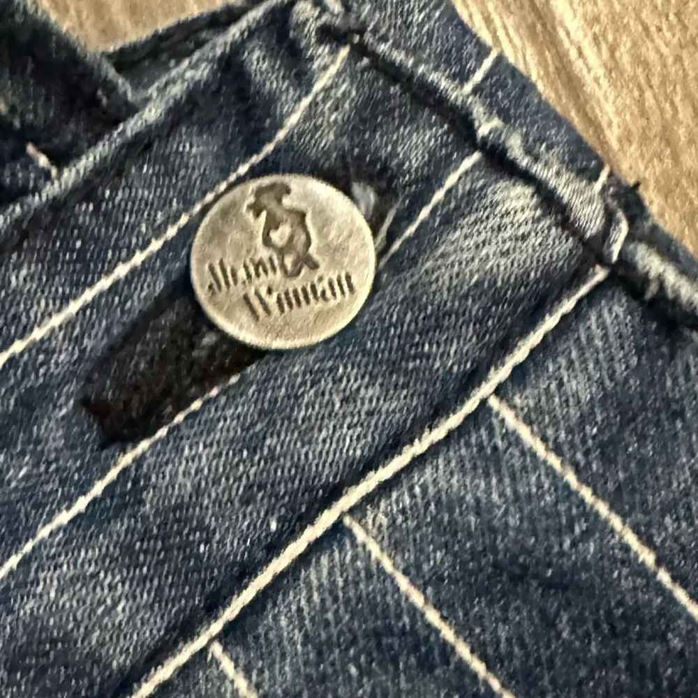 Women's Vintage Y2K Pinstripe Denim Bib Overalls Dungaree Conductor Size M/L Blue - Image 9