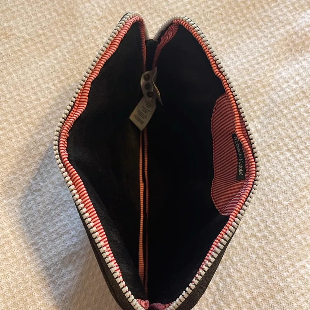 5 for $25 Herschel Tablet Ipad Accessories Case Black‎ with White Trim 7 x 10 - Image 7