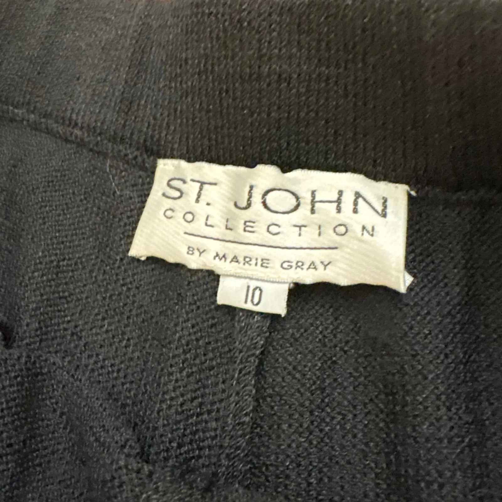 ST.JOHN Black Pleated Knit Shorts Size 10 - Image 2