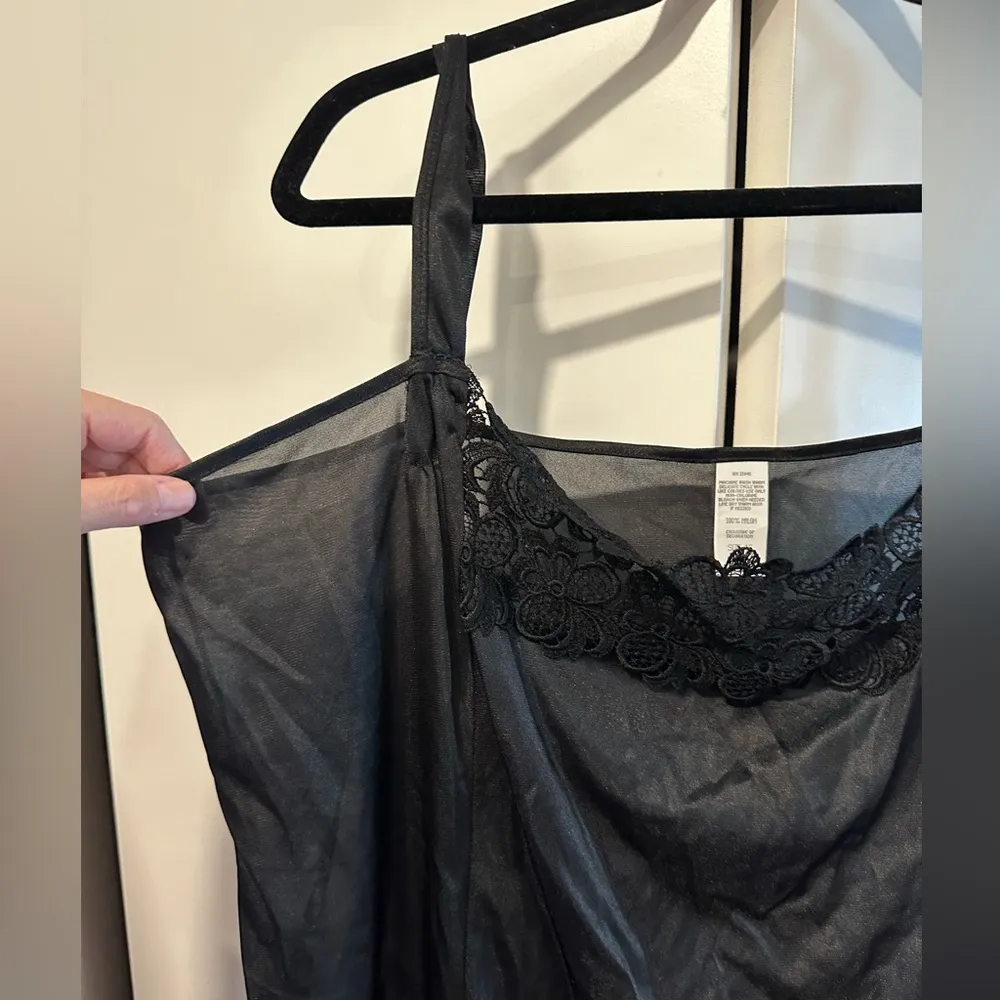 Vintage Black Lace Camisole Runs as 1x - Image 3