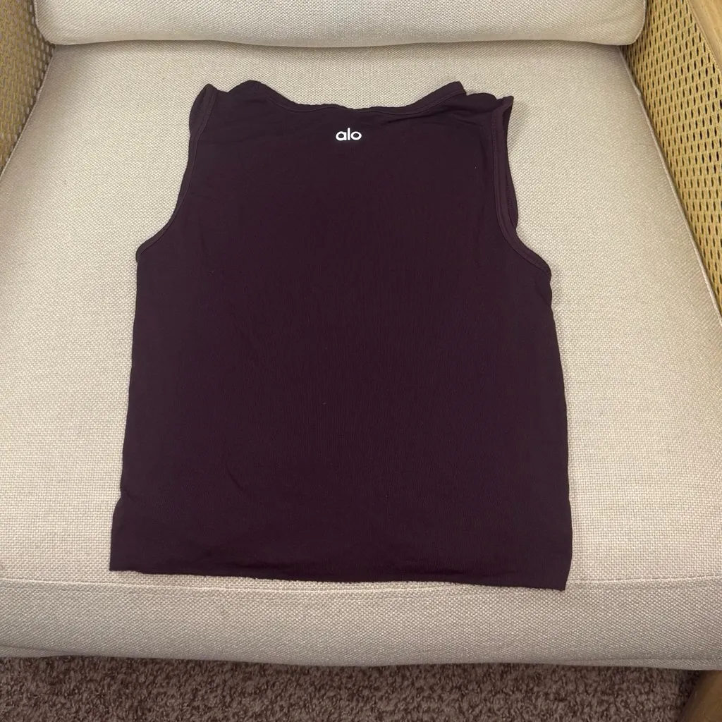 Alo Yoga Cover Tank Size XS - Image 4