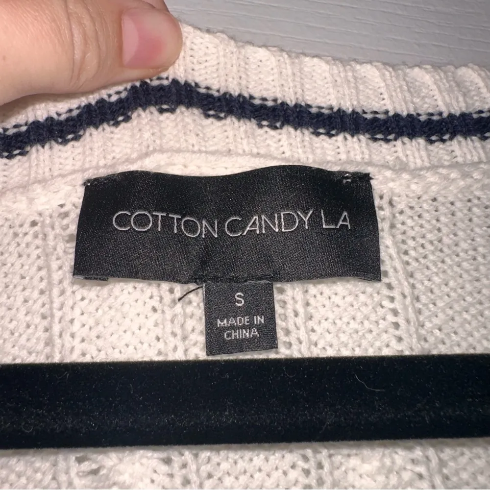 Cotton Candy LA white v-neck sweater - Image 3