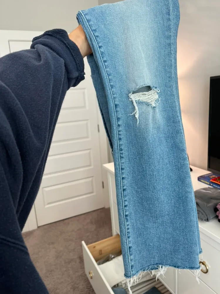 Hustler Distressed Raw Hem Ankle Jean - Image 6
