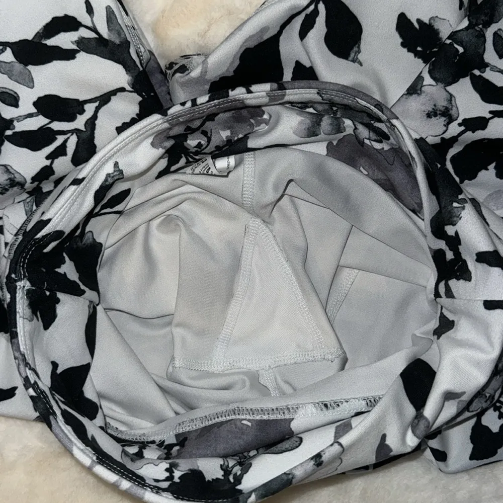 Balance Collection Floral Print Crop Capri Leggings Workout Women's S - Image 7