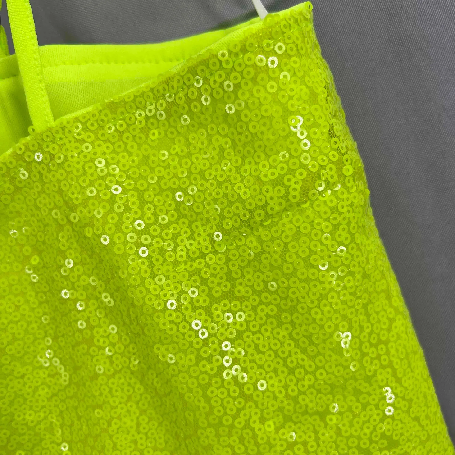 New Showpo Light Green Sequin Crop Top Night Out Club Party‎ Rave Womens Size 6 - Image 2