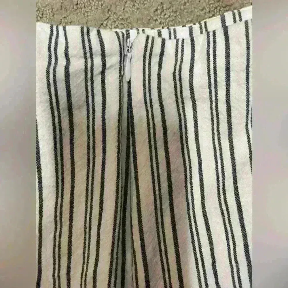 Black and white striped Skort, Forever 21, size large - Image 6
