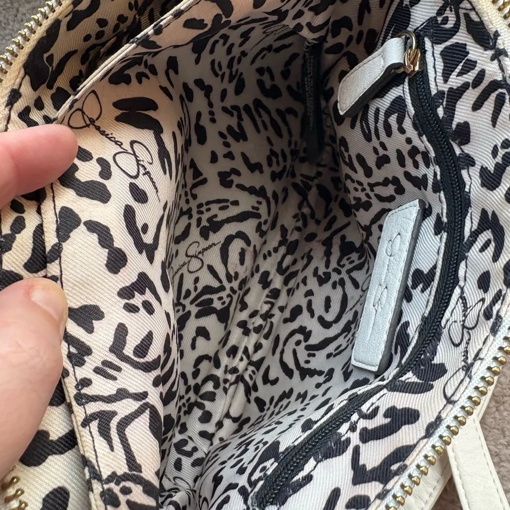 White Faux Leather Crossbody Bag Jessica Simpson Gold Chain Accent - Image 10