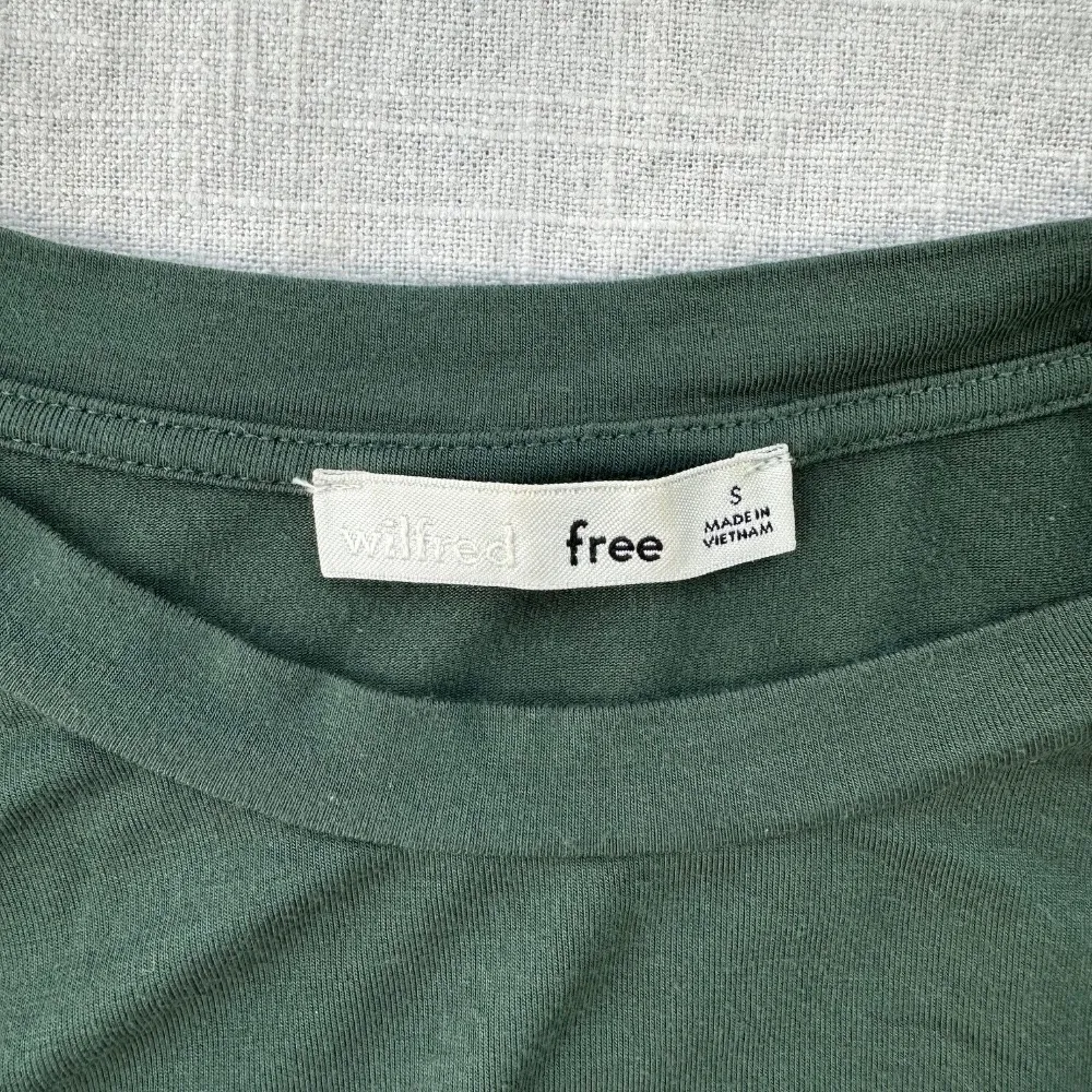 Aritzia Wilfred Free‎ Bodysuit Long Sleeve Top Casual Green Size S layer scoop - Image 2