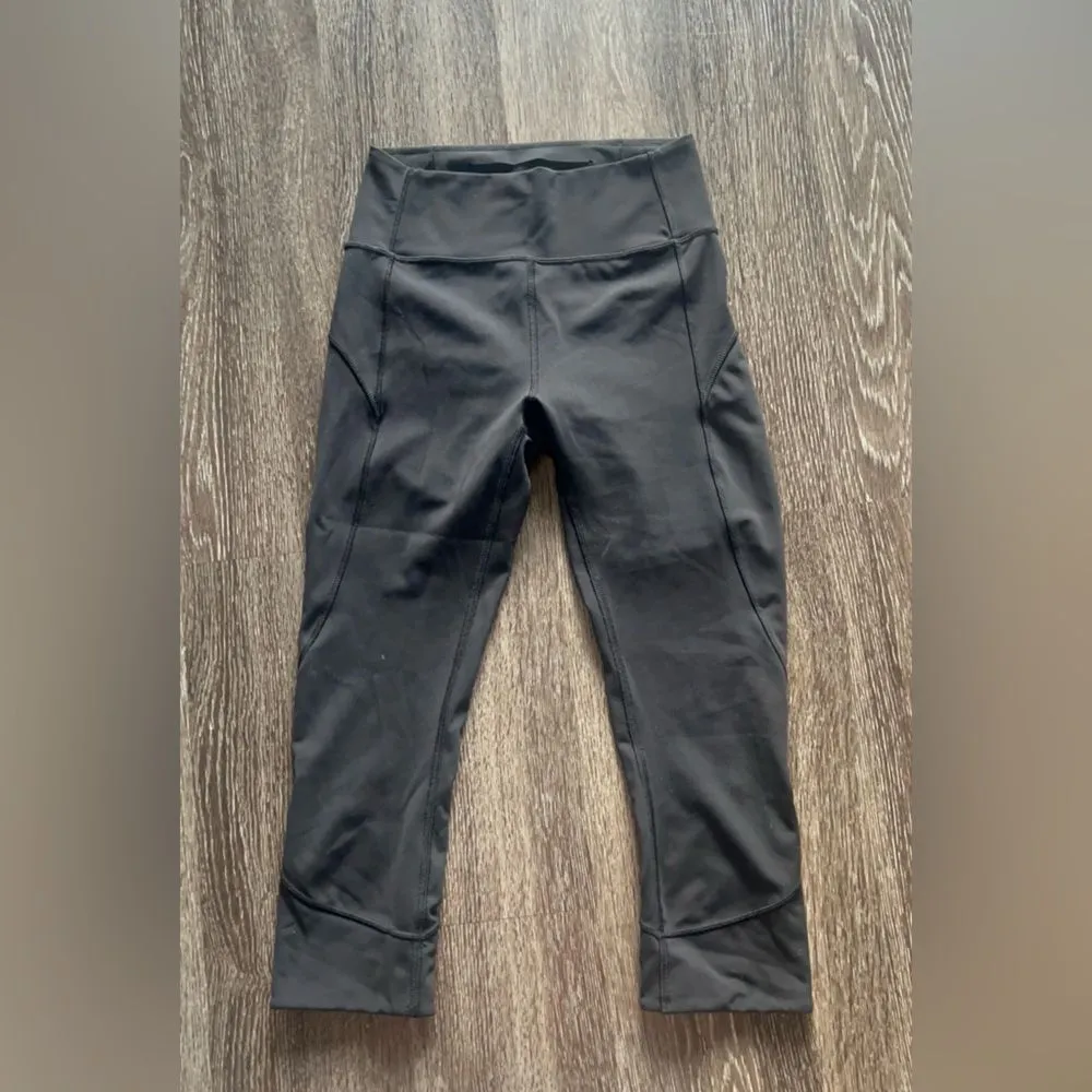 Lululemon - In Movement Crop Everlux Training‎ Leggings Size 4 - Image 4