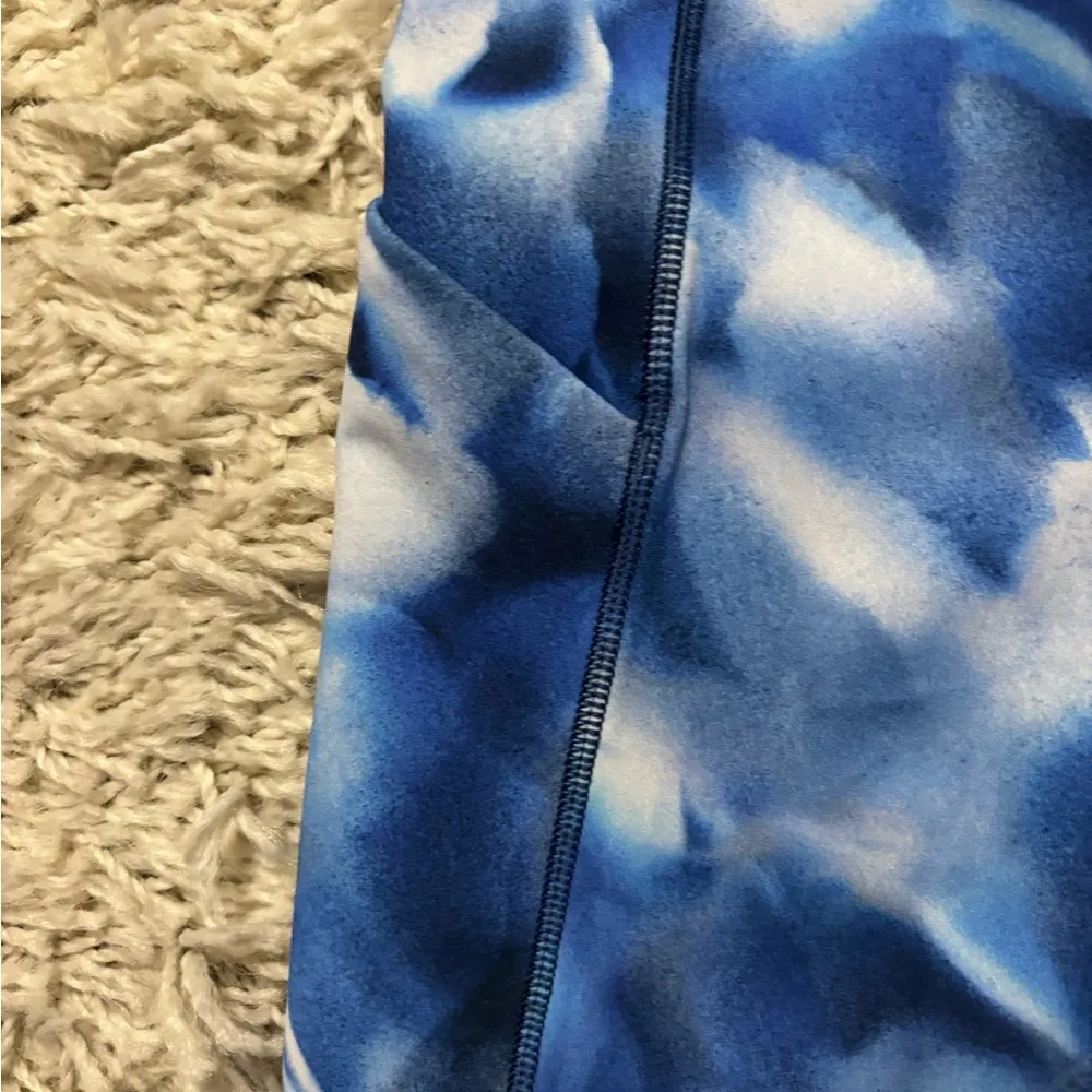 Lululemon Wunder Under Low Rise Blue & White Leggings Size 4 - Image 14