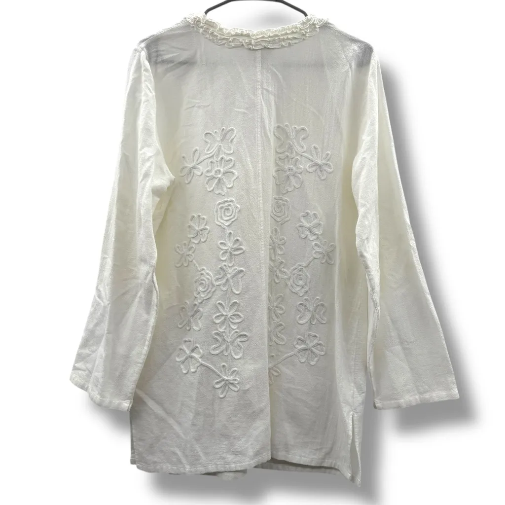 Soft Surroundings White Floral String Embroidery 3/4 Sleeve Tie Snap Top Sz M - Image 5