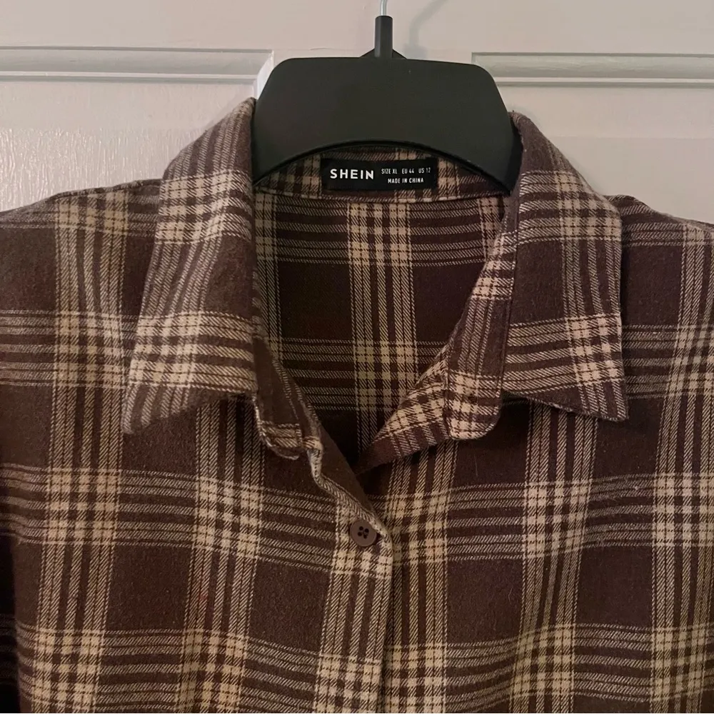 SHEIN Brown Plaid Flannel Button-down Tunic Shirt - Image 3