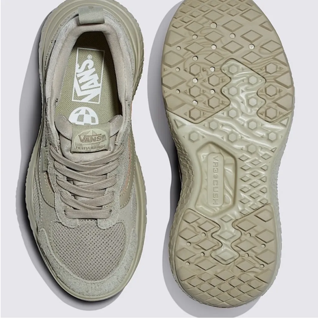 Vans UltraRange Neo VR3 Shoe
Women 9.0US Mens 7.5US - Image 7