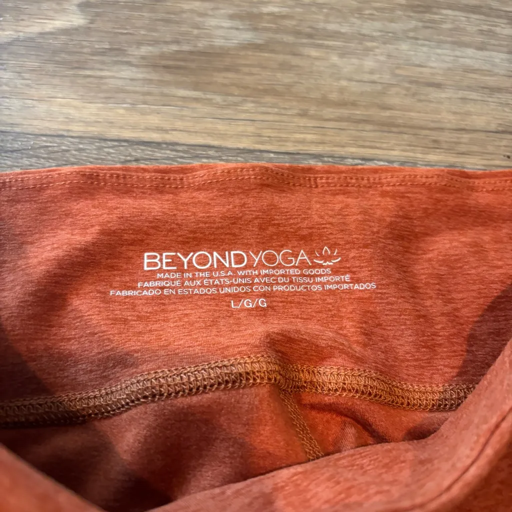 Beyond Yoga Spacedye 90s Flare Pants Warm Clay Heather Stretch Active Large - Image 4