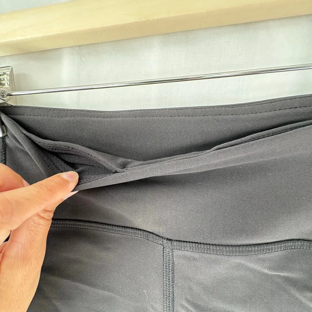 Women's Lululemon Tight stuff sequin dot crop leggings black silver size 6 - Image 14