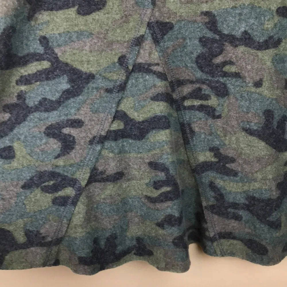 NWT Michael Stars Women’s Madison Brushed Camo Fleece Pleated Long Sleeve Shirt - Image 8