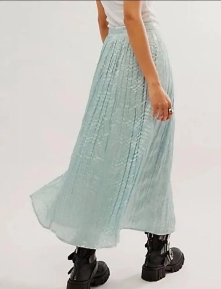 Free People Lined Cyan Pleated Maxi Skirt. Size 6 - Image 2