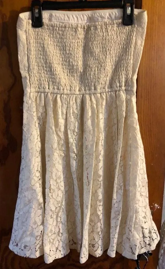 Off White Lace Strapless dress - Image 2