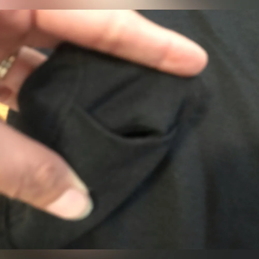 Under amor thumbhole long sleeve shirt size S - Image 5