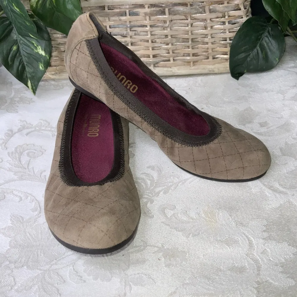 Munro American VICKI Tan Brown Quilted Etched Comfort Slip On Ballet Flats 6.5 - Image 3