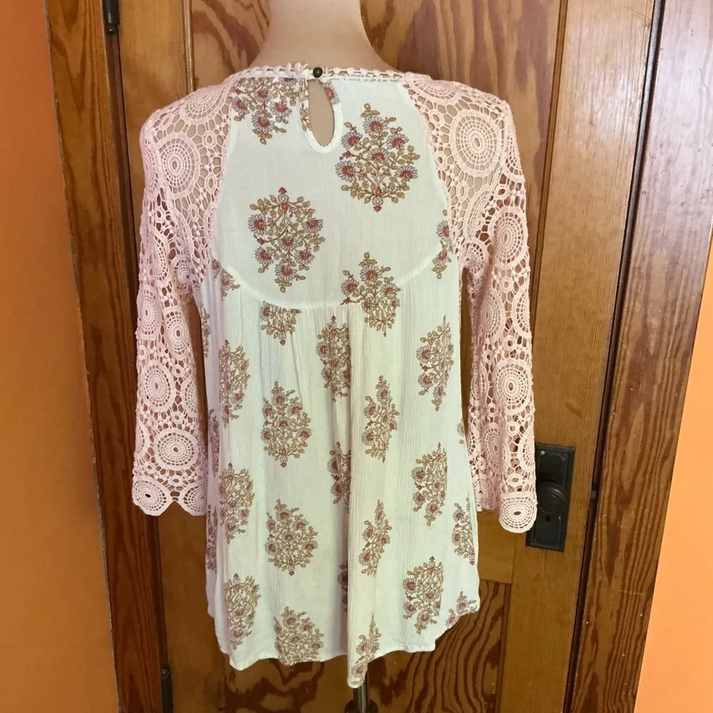 Vtg Y2K boho feminine lace trimmed bell sleeve top - Image 10