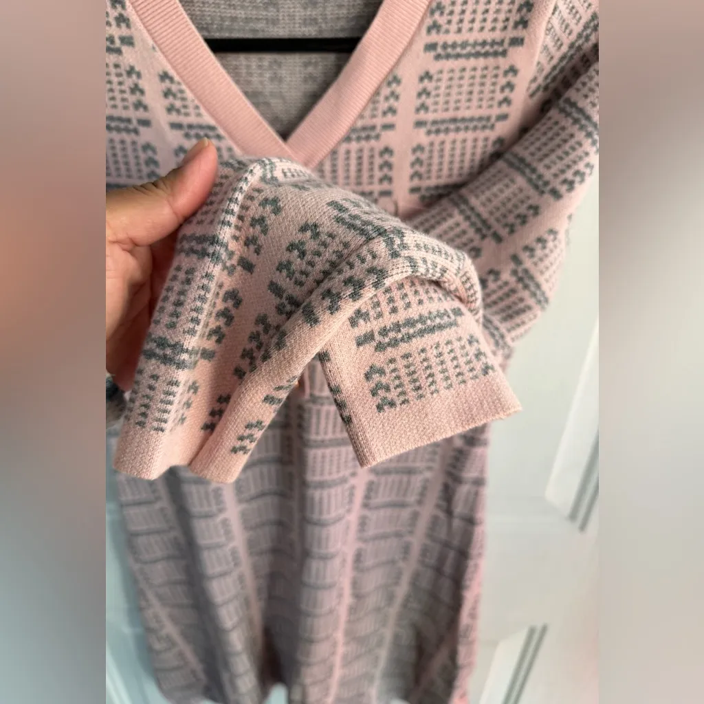 CASHEL Pink Knit Sweater Dress M/L Geometric Pattern Long Sleeve Soft Warm Black Size undefined - Image 8