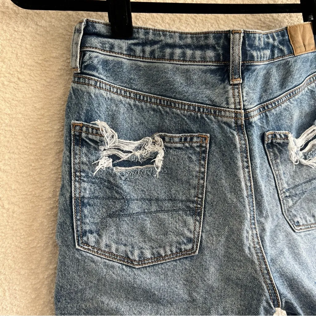 American Eagle Women’s Highest Rise Baggy Distressed Denim Jean Shorts‎ Size 4 - Image 13