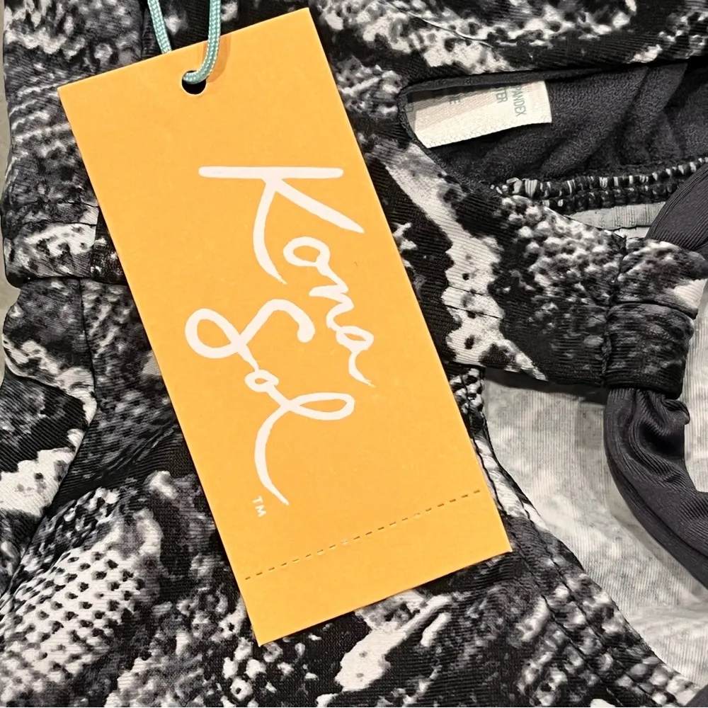 NEW Kona Sol Gray Snake Print Tankini Swimsuit Top size XS - Image 7