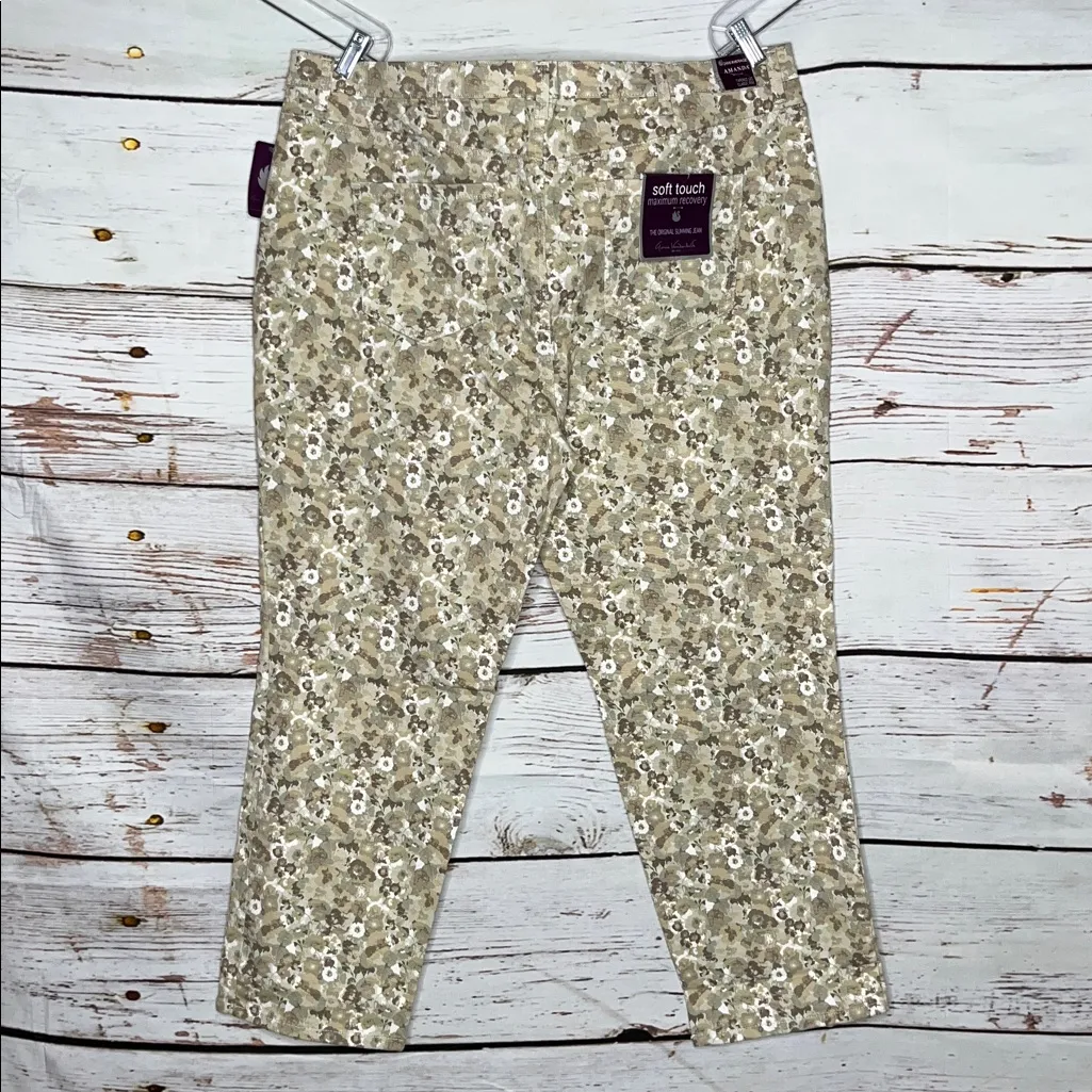 Gloria Vanderbilt NWT Sz 24W Floral Print Amanda Classic Rise Tapered Leg Jeans - Image 3