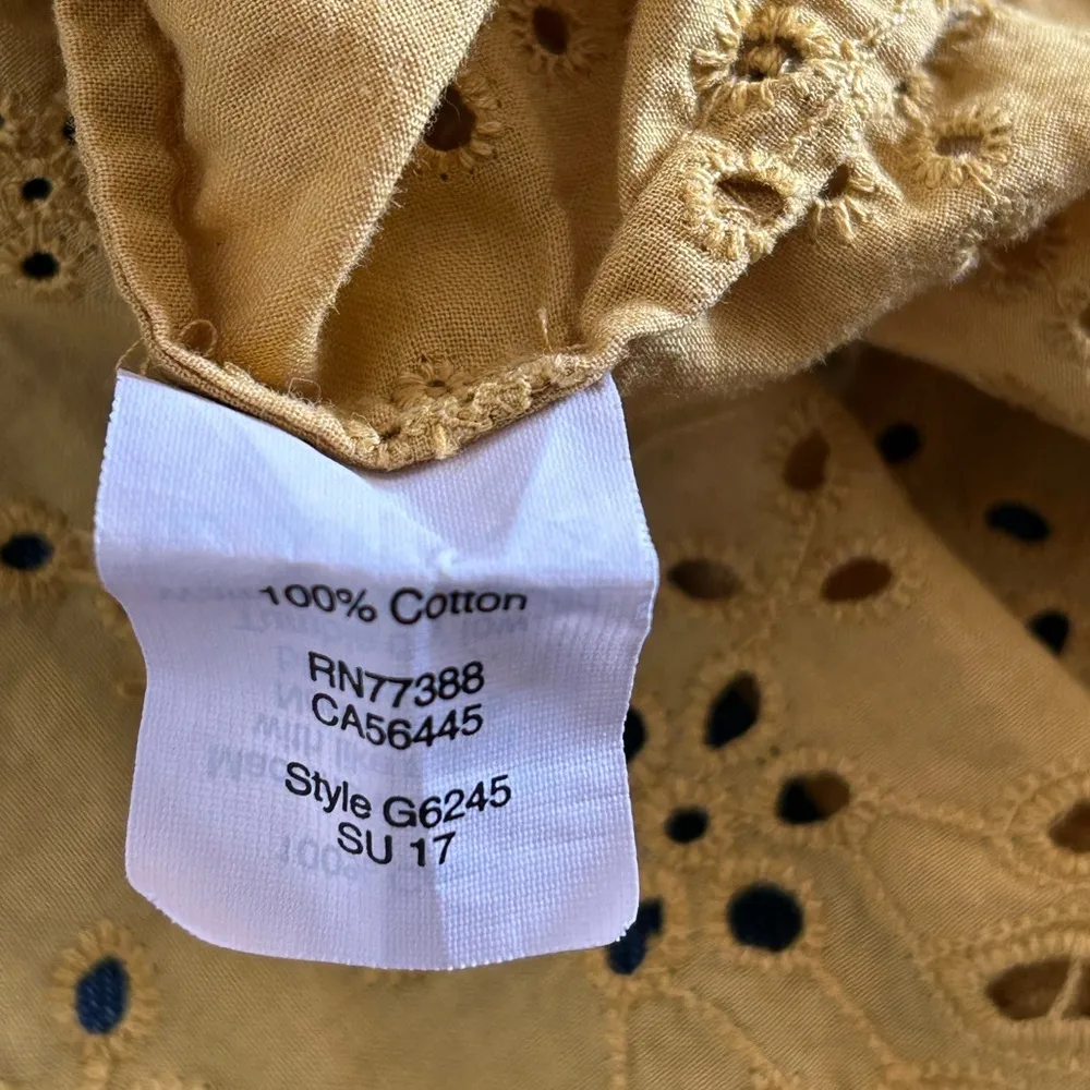 Womens Eyelet Off-the-Shoulder Top Short Sleeve Size small - Image 7