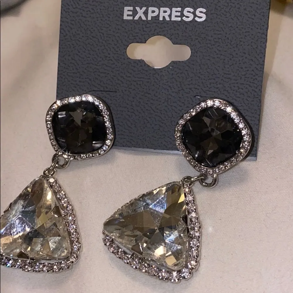 ✨2xHP ✨Triangle Drop Earrings✨ - Image 5