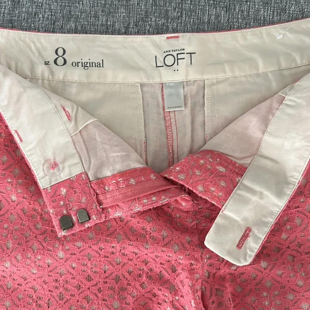 Loft Shorts Women Coral Mid Rise Floral Lace Flat Front Zip Closure Size 8 - Image 9