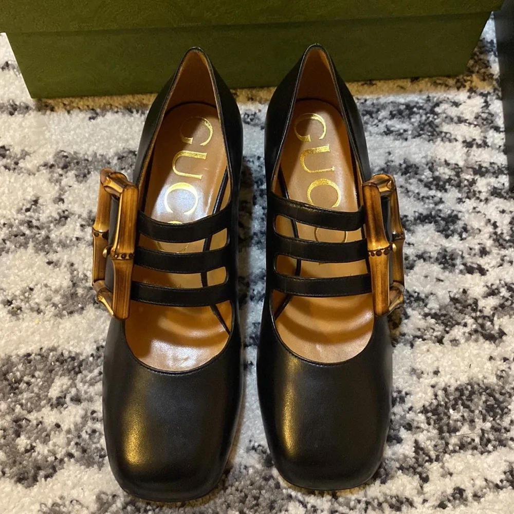 Gucci Pump with Bamboo Buckle size 36 - Image 2