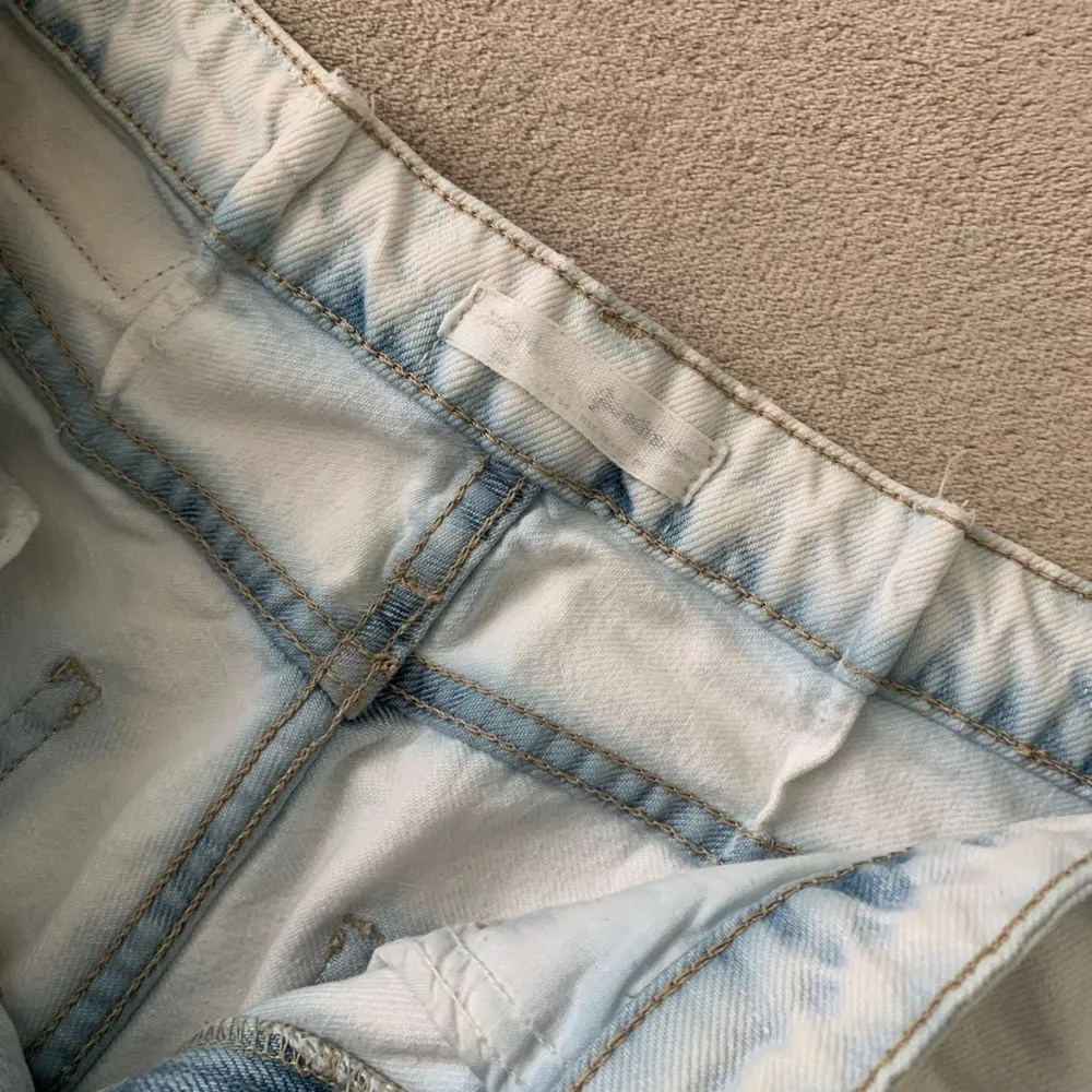 High-Rise Ripped Mom Jeans - Image 3