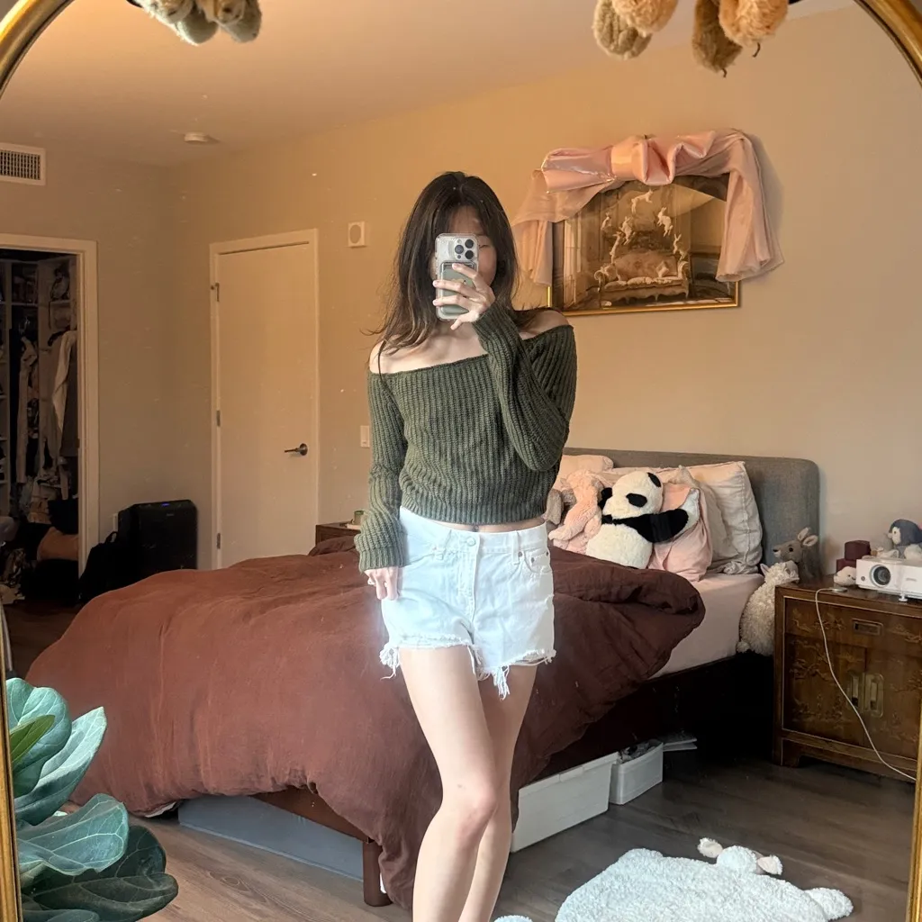 Hunter green LF seek the label off the shoulder cropped sweater - Image 2