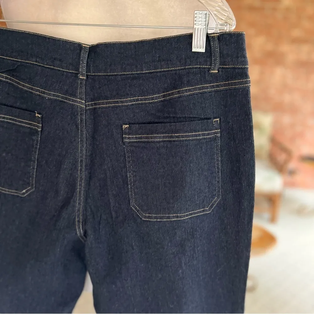 Love Fashion Capri Jeans L Blue Dark Wash Cropped NWOT Size undefined - Image 10